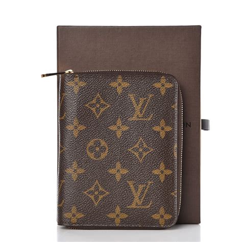 lv pasport wallet